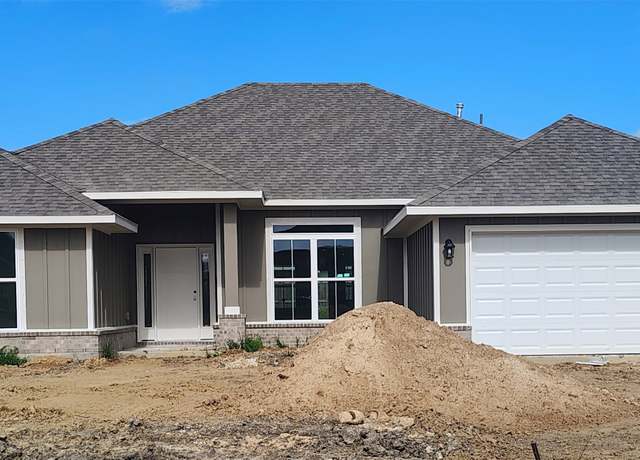 Property at 5 Keystone Ct, Angleton, TX 77515, 4 beds, 2 baths