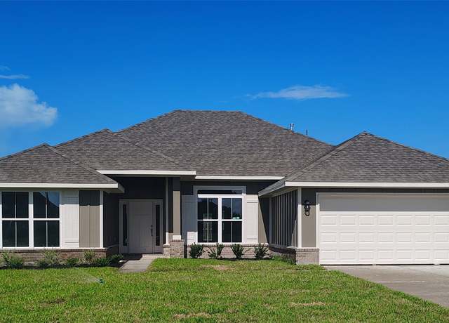 Property at 5 Keystone Ct, Angleton, TX 77515, 4 beds, 2 baths