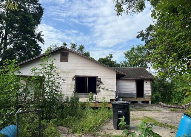 Property at 4006 Yorkshire St, Houston, TX 77016, 3 beds, 2 baths