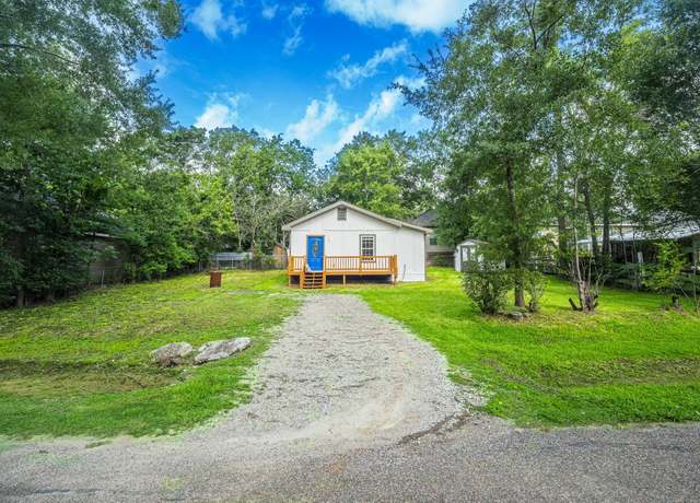 Property at 11579 Persimmon St, Willis, TX 77318, 1 bed, 1 bath