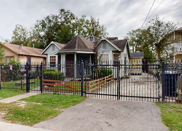 Property at 1315 Heslep St, Houston, TX 77009, 4 beds, 1.5 baths
