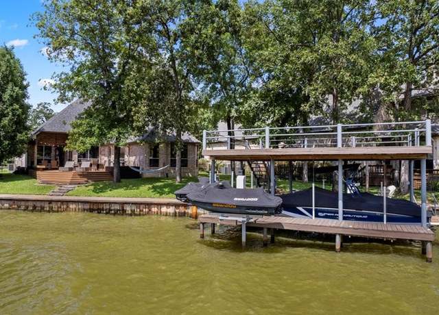 Property at 102 Carmel Pl, Mabank, TX 75156, 3 beds, 2 baths
