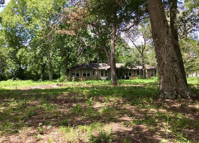 Property at 6616 Whispering Oaks Cir, Wharton, TX 77488