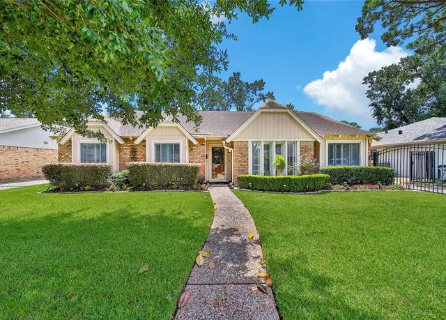 Property at 1115 Thornton Rd, Houston, TX 77018, 4 beds, 2.5 baths