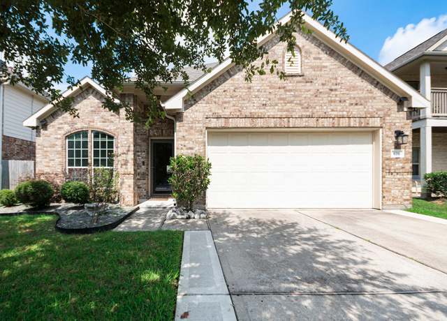 Property at 626 E Wellglen, La Marque, TX 77568, 4 beds, 2 baths