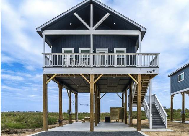 Property at 1088 Johnson Rd, Gilchrist, TX 77617, 2 beds, 2 baths