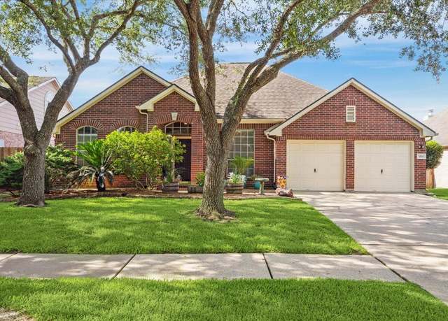 Property at 3207 Ivory Pointe Dr, League City, TX 77573, 4 beds, 2 baths