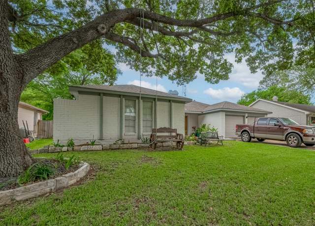 Property at 12811 Huntington Venture Dr, Houston, TX 77099, 3 beds, 2 baths