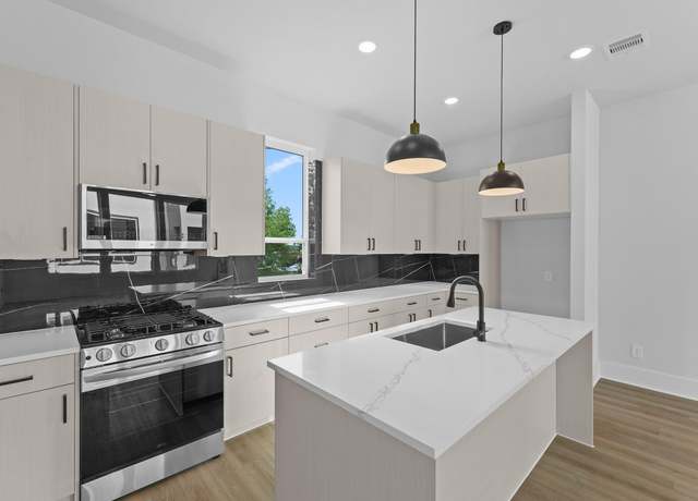 Property at 4706 Thornton Villas Ln, Houston, TX 77018, 3 beds, 3.5 baths