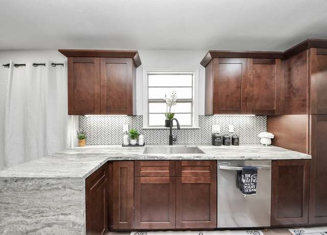 Property at 1247 Common Park Dr, Houston, TX 77009, 2 beds, 1.5 baths
