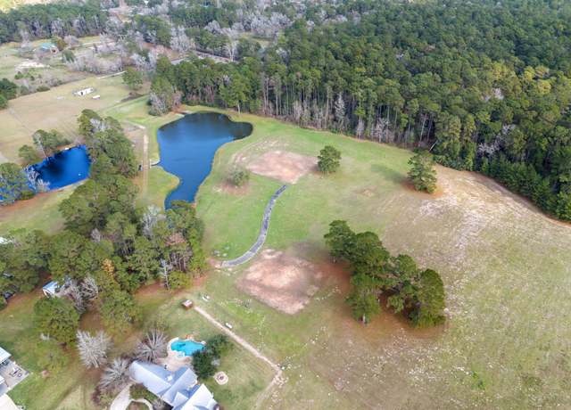 Property at 10130 Wahrenberger Rd, Conroe, TX 77304