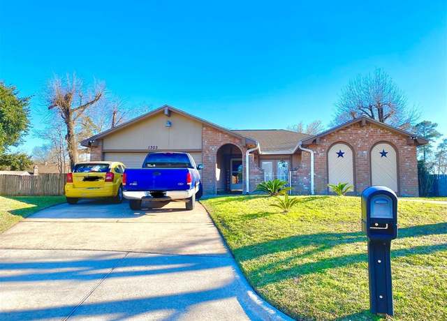 Property at 1303 Sterling Green Ct, Houston, TX 77015, 4 beds, 2 baths