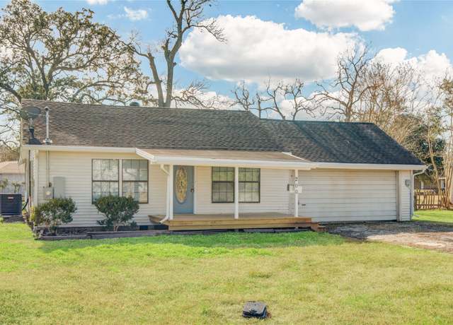 Property at 200 Riley Rd, Clute, TX 77531, 4 beds, 2 baths