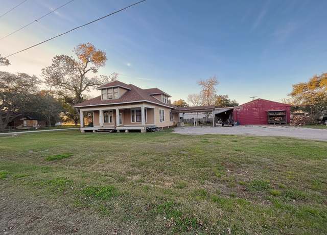 Property at 40 Avenue H, Markham, TX 77456, 5 beds, 2 baths