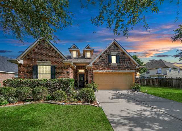 Property at 5015 Creekside Ave, Baytown, TX 77523, 3 beds, 2 baths