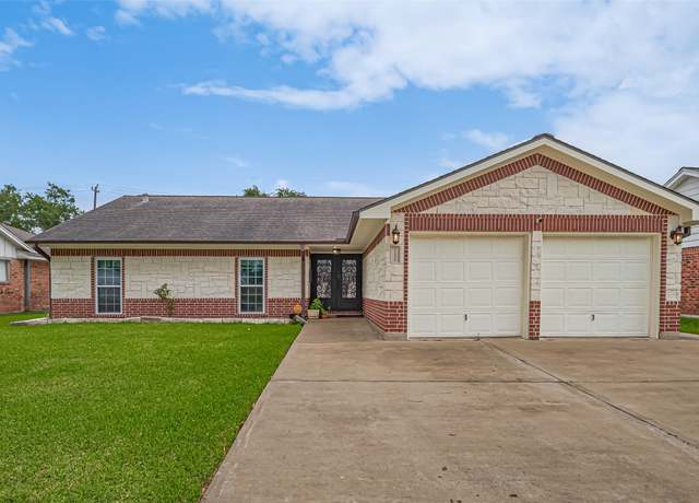 Property at 11211 Sageriver Dr, Houston, TX 77089, 3 beds, 2 baths