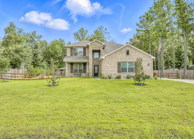 Property at 16413 Stonewall St, Conroe, TX 77303, 5 beds, 3 baths