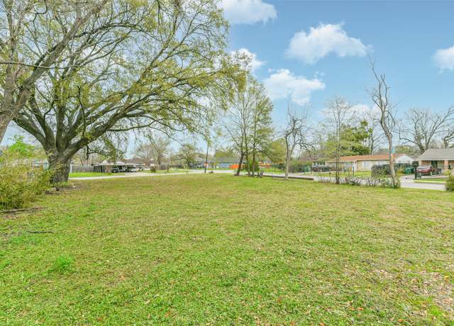 Property at 5430 Lyndhurst Dr, Houston, TX 77033