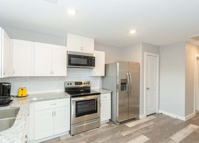 Property at 618 Maple Way Unit A-B, Houston, TX 77015, 3 beds, 2 baths