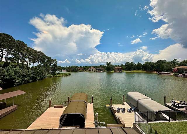 Property at 14912 Diamondhead Rd, Conroe, TX 77356, 4 beds, 3.5 baths