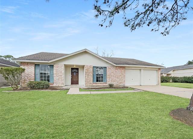 Property at 17315 Heritage Bay Dr, Webster, TX 77598, 3 beds, 2 baths