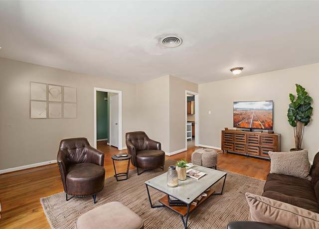 Property at 6601 Roos Rd, Houston, TX 77074, 3 beds, 1 bath
