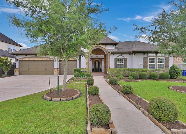 Property at 1804 Eagle Creek Dr, Friendswood, TX 77546, 4 beds, 3.5 baths