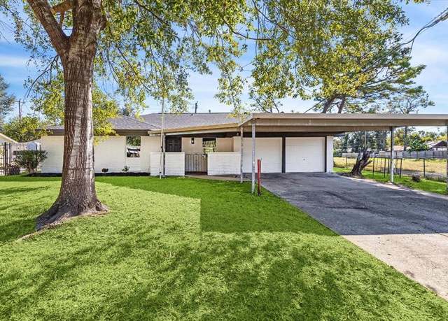 Property at 7602 Parker Rd, Houston, TX 77016, 3 beds, 2 baths