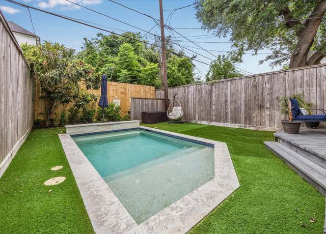 Property at 830 W 17th St Unit B, Houston, TX 77008, 3 beds, 3.5 baths
