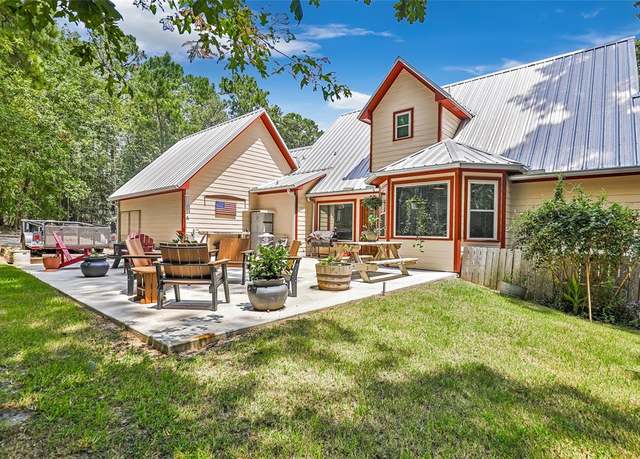 Property at 271 S Royale Greens Dr, Coldspring, TX 77331, 3 beds, 2.5 baths