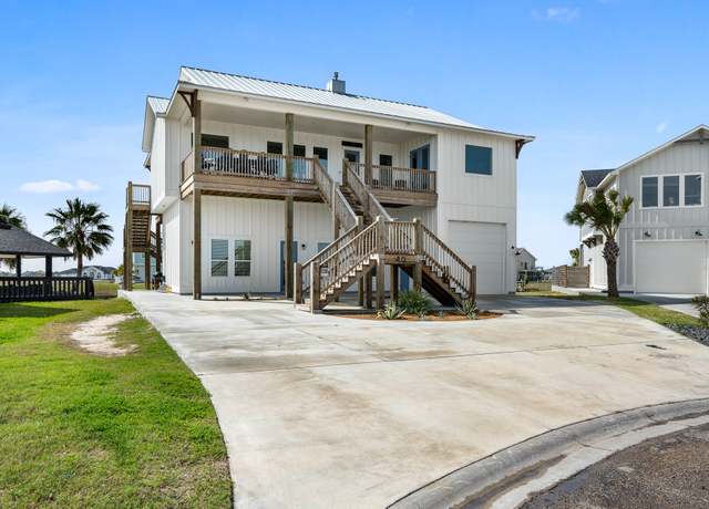 Property at 40 Northpointe Dr, Rockport, TX 78382, 4 beds, 3.5 baths