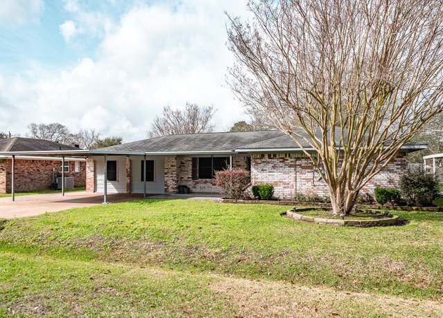 Property at 512 Lyndale Dr, Highlands, TX 77562, 3 beds, 2 baths