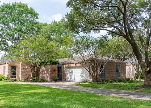 Property at 2010 Round Lake Dr, Houston, TX 77077, 3 beds, 2 baths