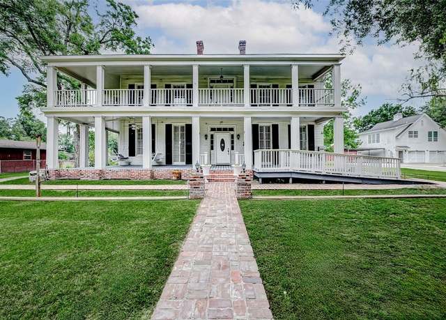 Property at 902 Richmond Pkwy, Richmond, TX 77469, 5 beds, 3 baths