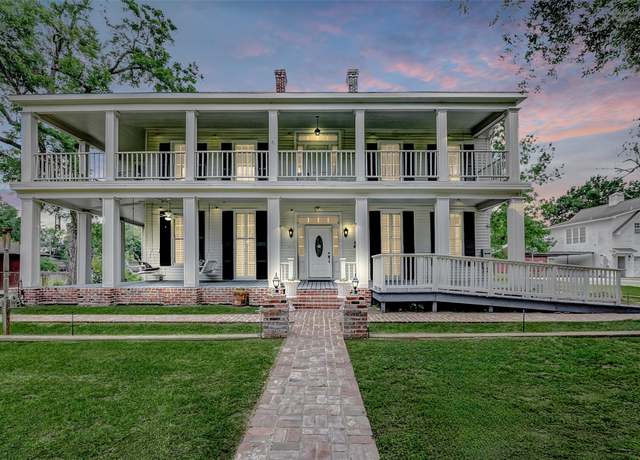 Property at 902 Richmond Pkwy, Richmond, TX 77469, 5 beds, 3 baths