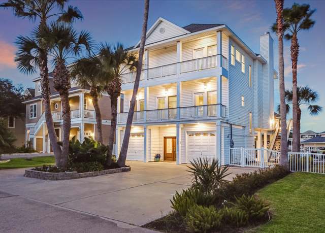 Property at 3507 Windlass Ct, Galveston, TX 77554, 4 beds, 4.5 baths