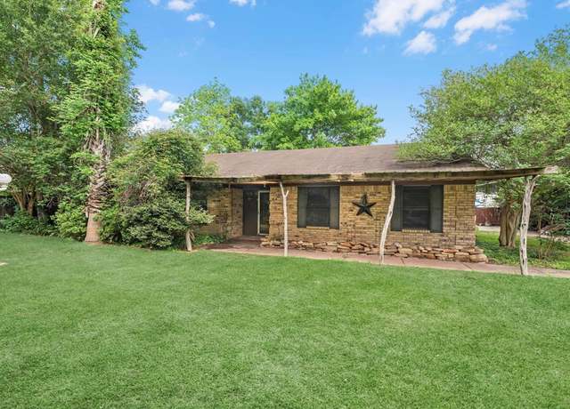 Property at 106 Hillside Dr, Liberty, TX 77575, 3 beds, 2 baths