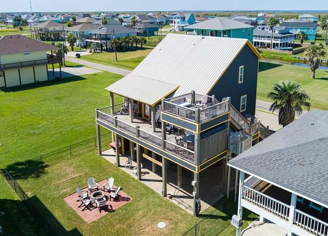 Property at 2932 Lakeside Dr, Crystal Beach, TX 77650, 4 beds, 2.5 baths