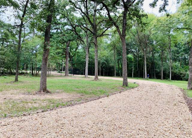 Property at 19739 E Lakeshore Dr, Magnolia, TX 77355