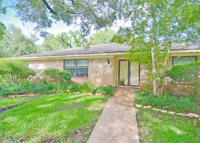 Property at 4226 Manorfield Dr, Seabrook, TX 77586, 5 beds, 3 baths