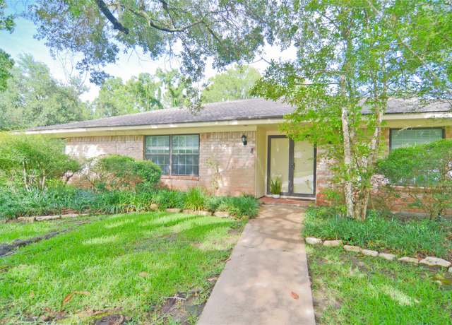 Property at 4226 Manorfield Dr, Seabrook, TX 77586, 5 beds, 3 baths