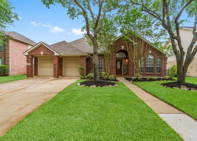 Property at 1030 Evandale Ln, Sugar Land, TX 77479, 4 beds, 2 baths