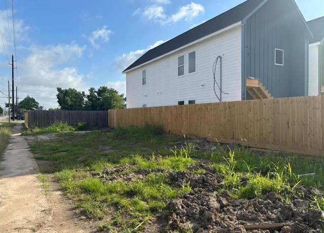 Property at 403 Calloway, Houston, TX 77029