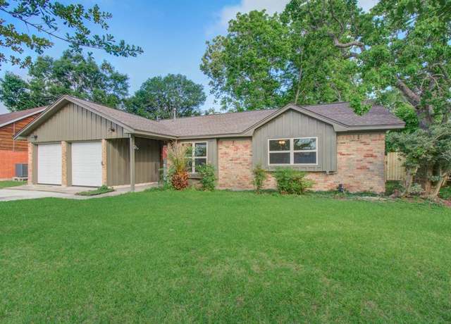 Property at 1614 2nd St, League City, TX 77573, 3 beds, 2 baths