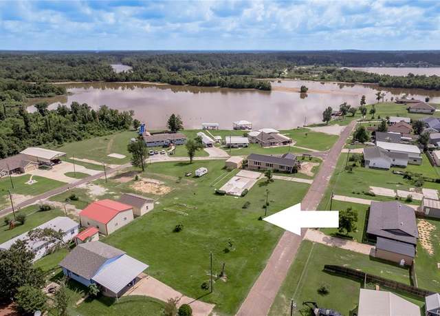 Property at 279 S Oak Lee Dr, Onalaska, TX 77360