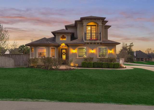 Property at 105 Harley Dr, Montgomery, TX 77356, 3 beds, 3 baths
