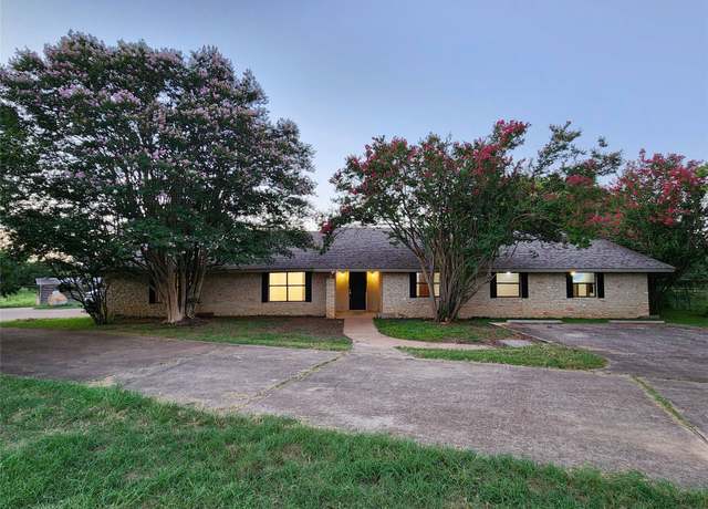 Property at 1038 Red Town Rd, Elgin, TX 78621, 4 beds, 3.5 baths