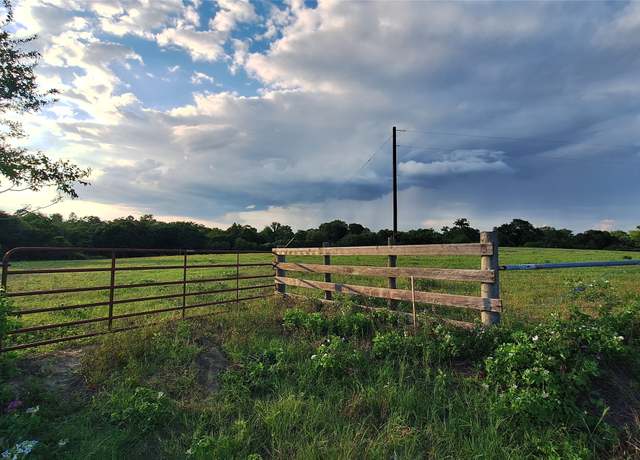 Property at 18081 Wellmann Rd, Washington, TX 77880