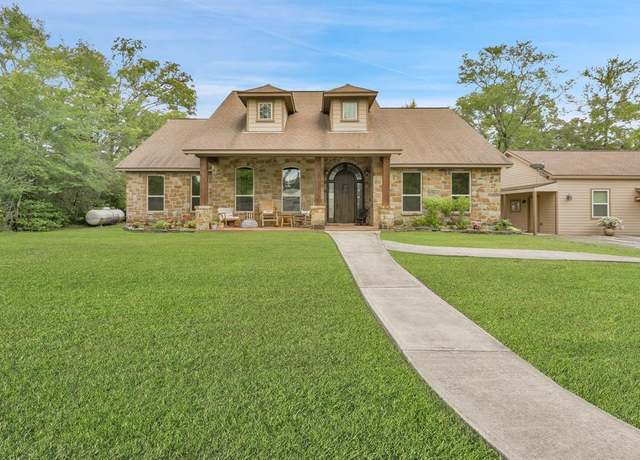 Property at 9948 Roda Dr, Conroe, TX 77303, 3 beds, 3.5 baths