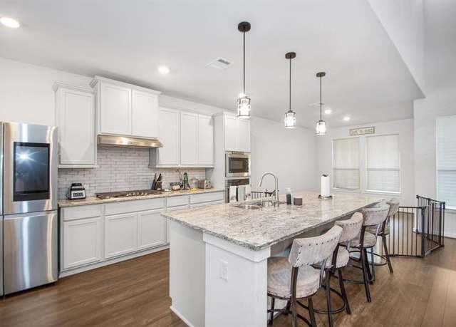 Property at 402 Beken Cove Ln, La Porte, TX 77571, 4 beds, 3.5 baths